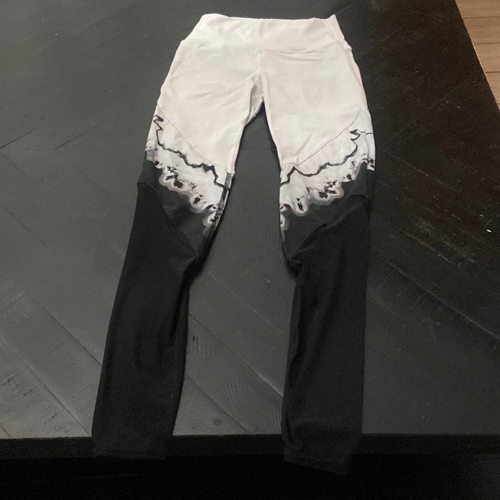 Alo sheer on bottom leggings
